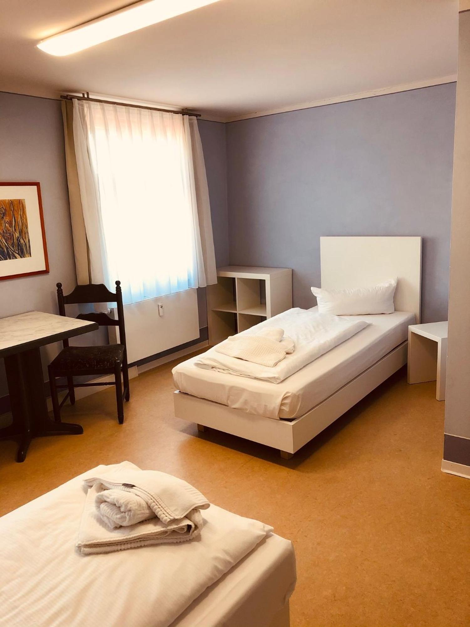 Hotel Cranach-Herberge City Centre Wittenberg Room photo